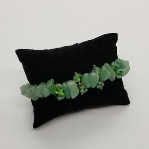 light green stone chip bracelet with faceted green beads
